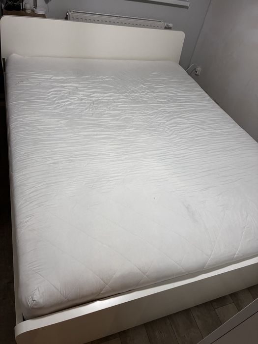 Łóźko do sypialni z materacem 160*200