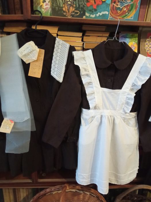 Шкільна форма радянських часів