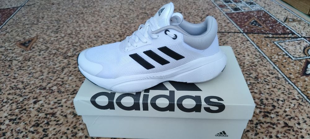 Кросівки від Adidas