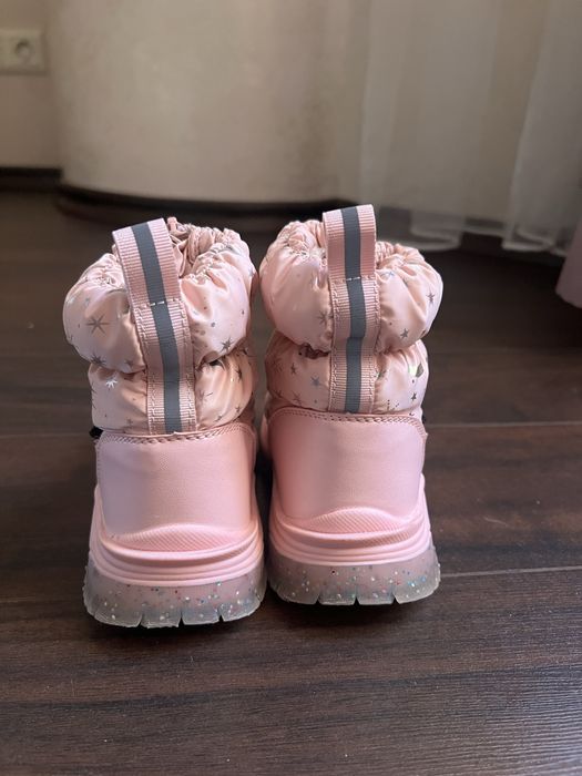 Продам зимние ботинки