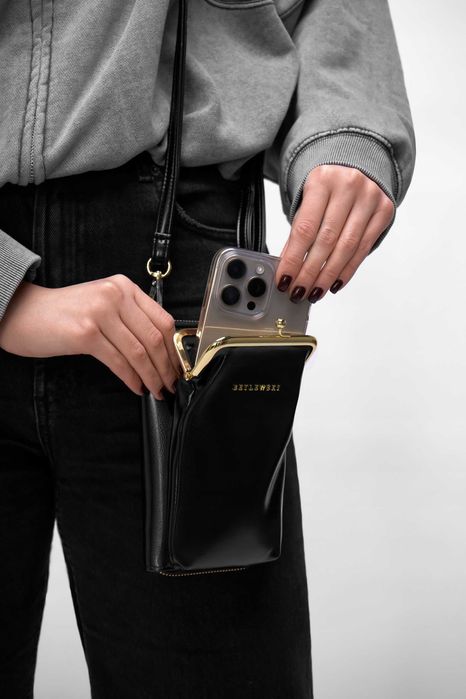 BETLEWSKI Mała Torebka Damska Etui Na Telefon Smartfon Czarna Skórzana