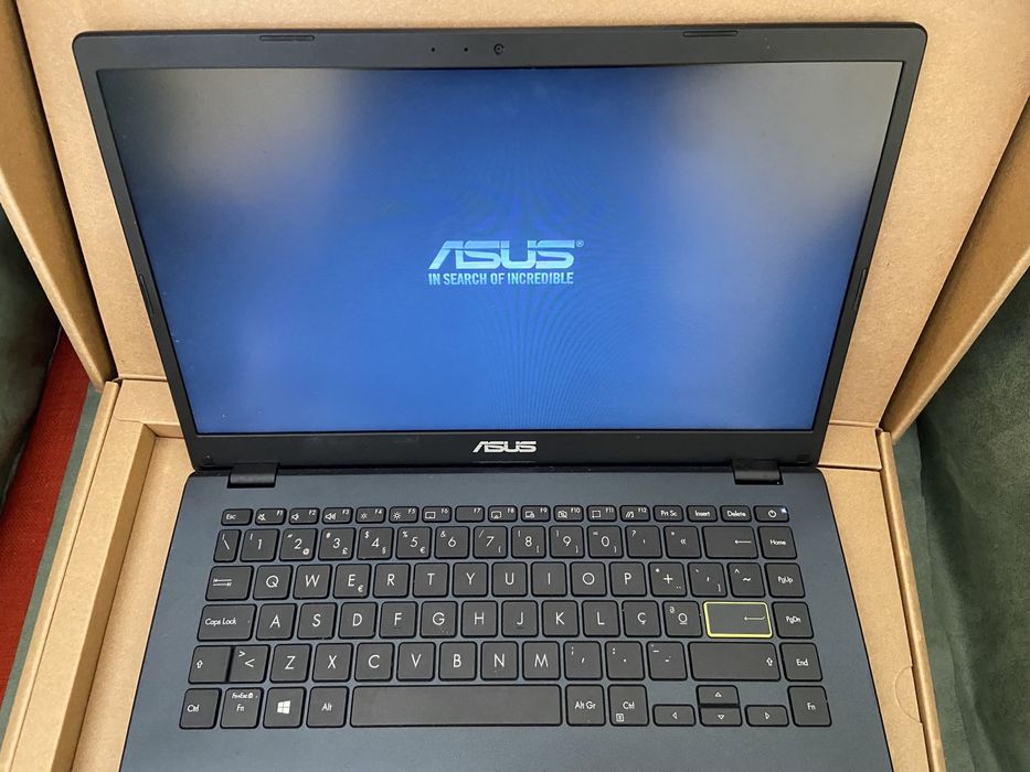 Portátil ASUS E410M à Venda - Com pouco uso!