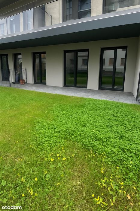 2 pokoje z ogródkiem, komórką lok., mcem w garażu podziemnym