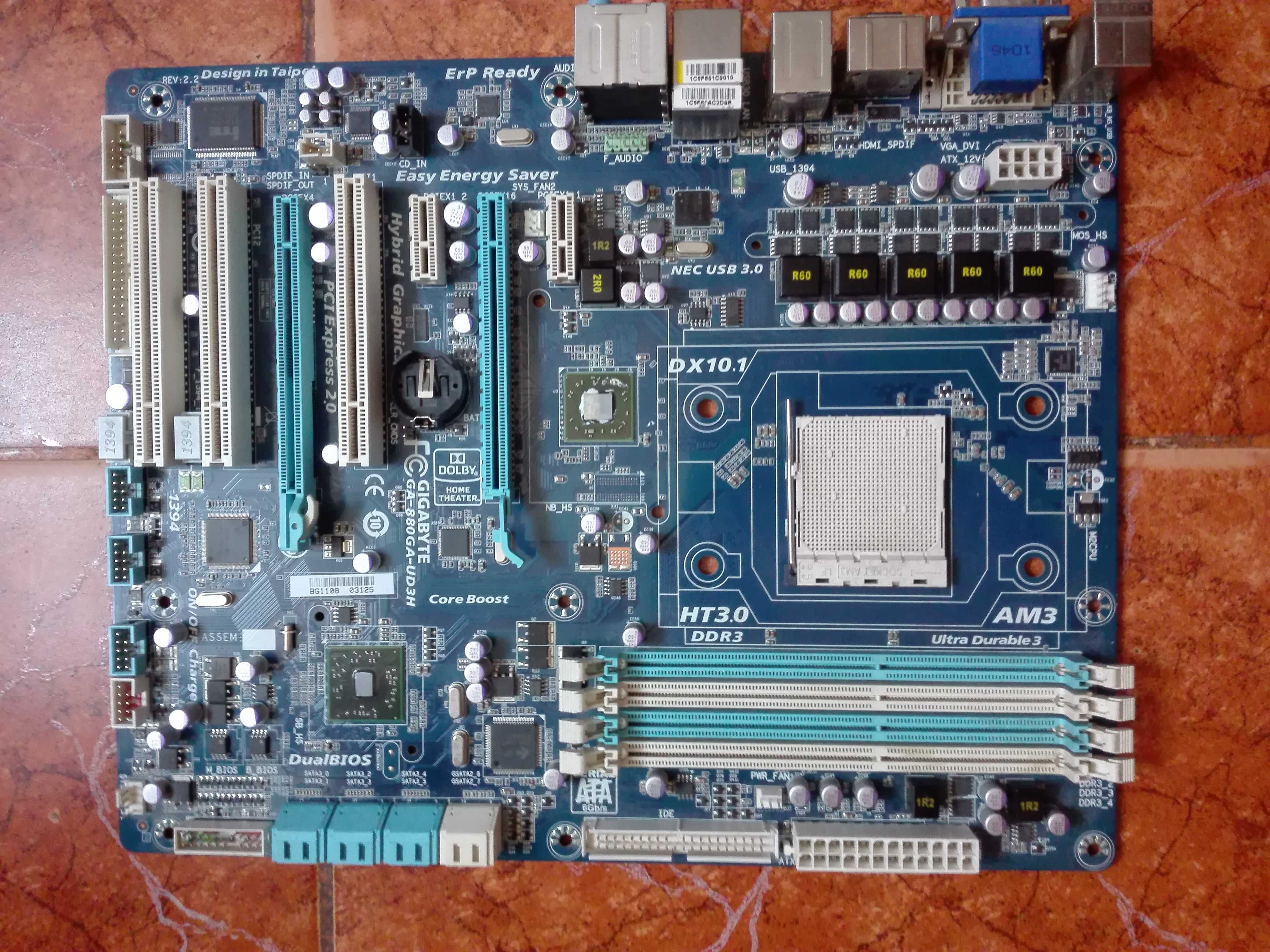 Gigabyte GA-880GA-UD3H не робоча