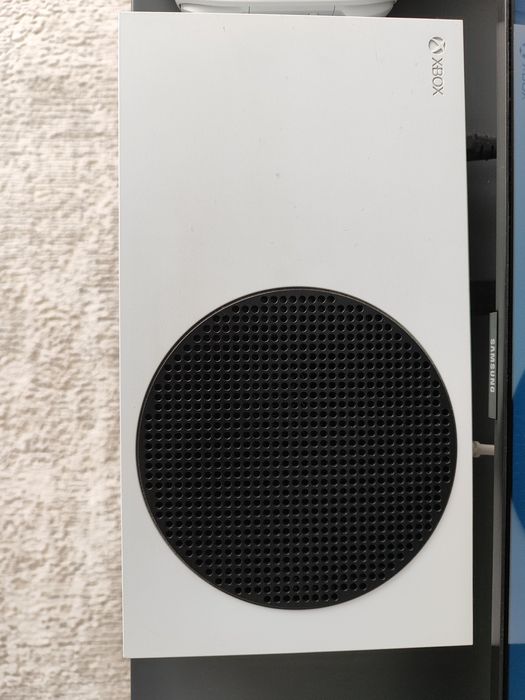 Xbox series s com dois comandos originais