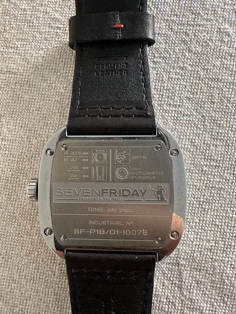 Relógio Sevenfriday P1B/01 como novo