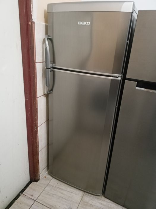 Lodówka BEKO 145cm srebrna