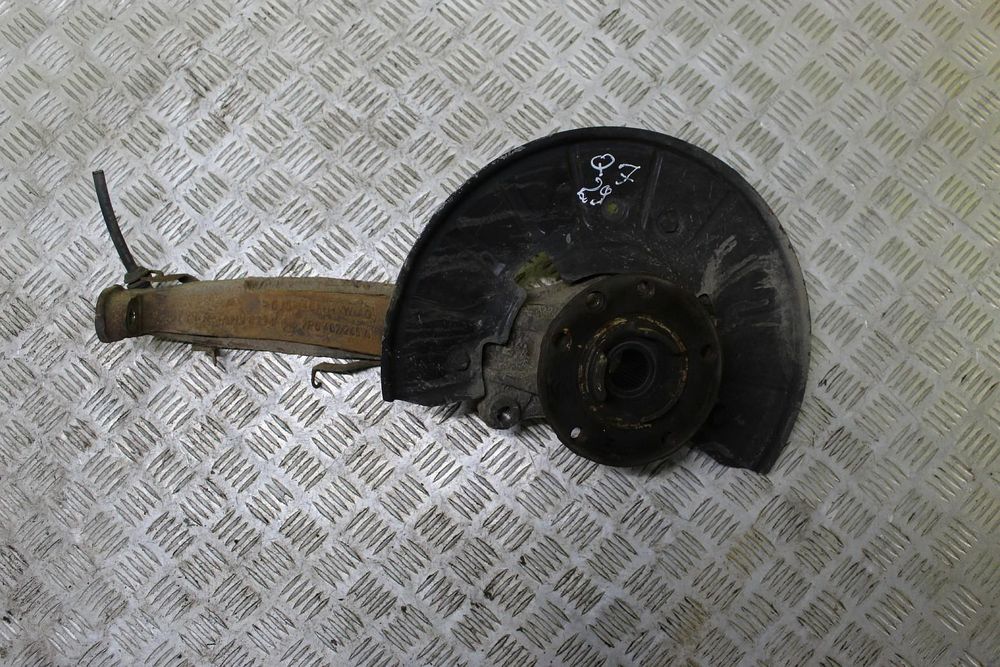 Ступиця  Audi Q7 4L кулак цапфа передня ліва Ауди Ауді Кю7 4Л Левая