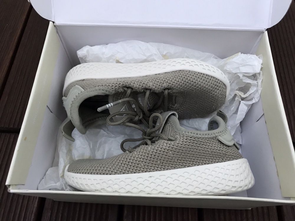 Adidas Pharrell Williams r. 22 buty chłopięce oryginalne karton