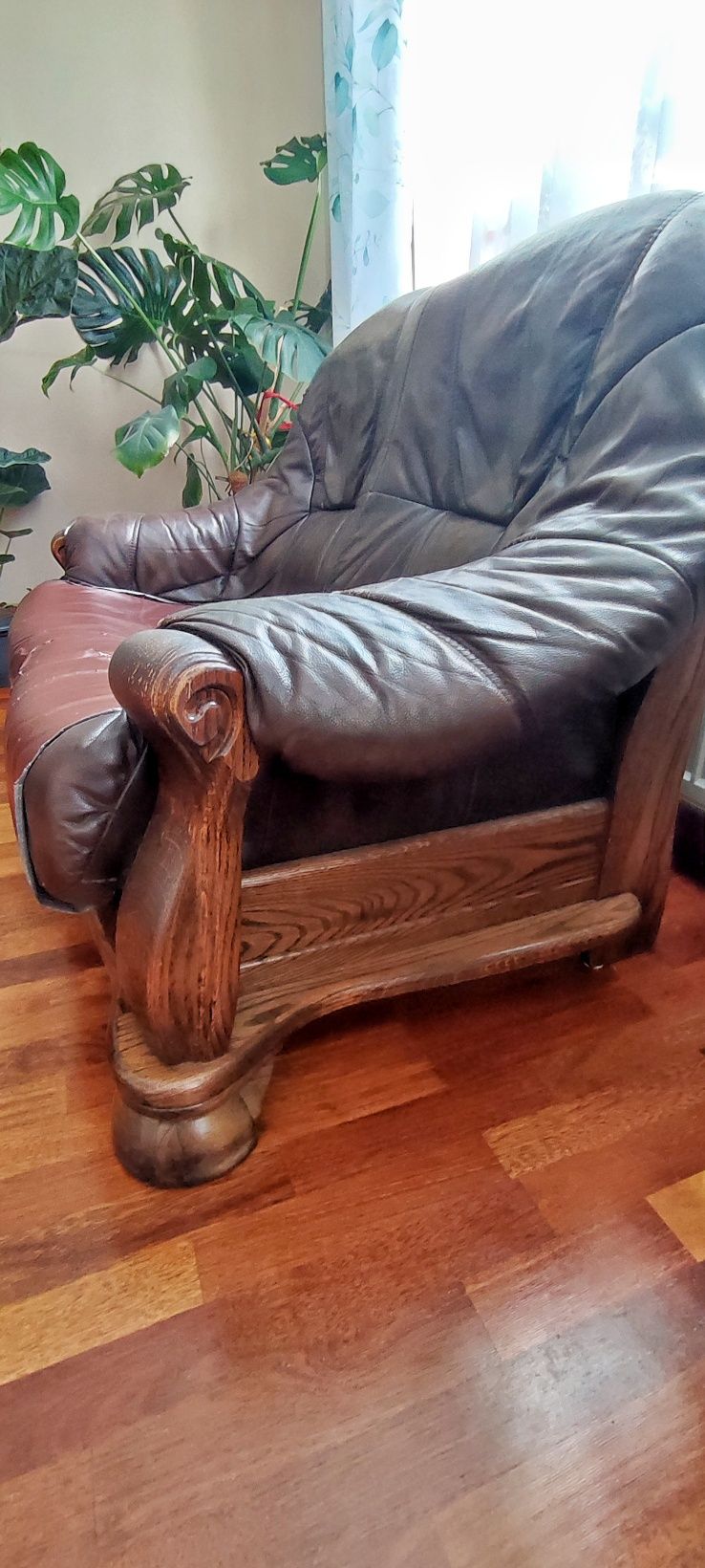 Komplet kanap z drewnianym stelarzem