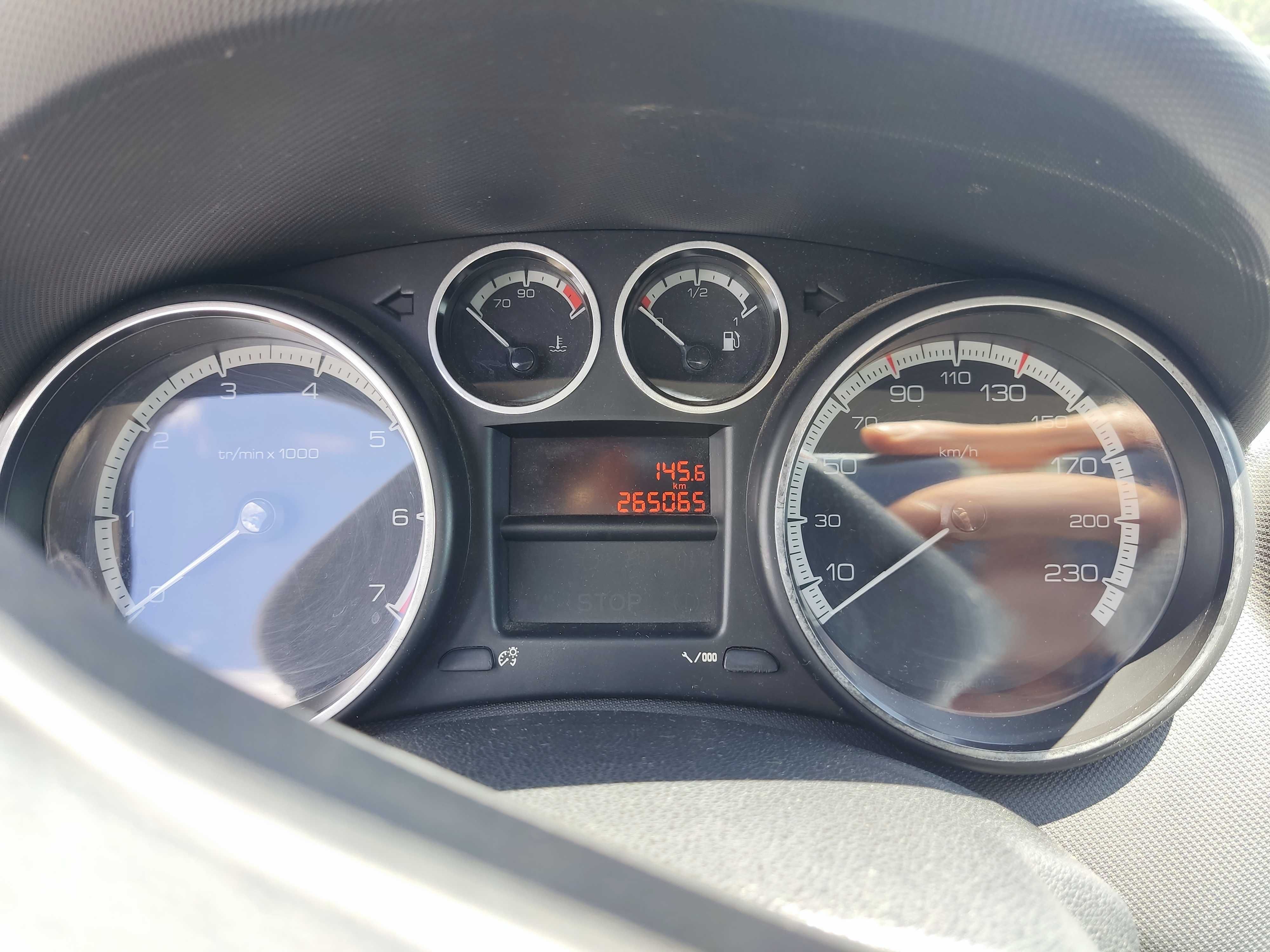 PEUGEOT 308 em bom estado GPL