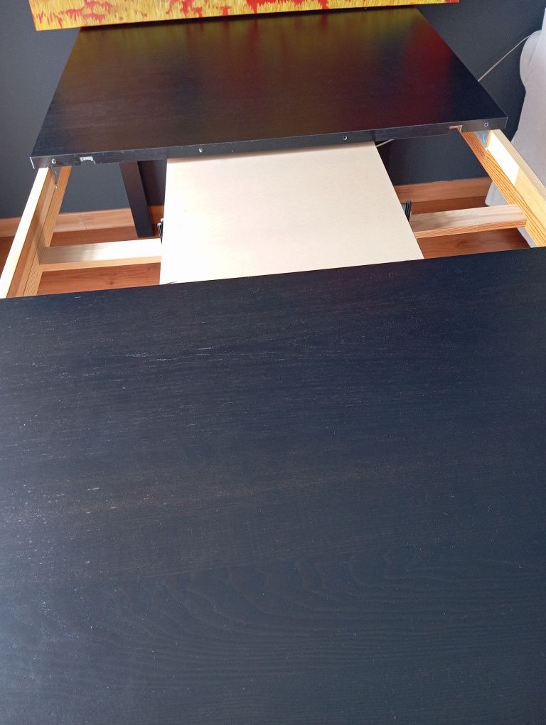 Mesa de jantar de abrir em preto