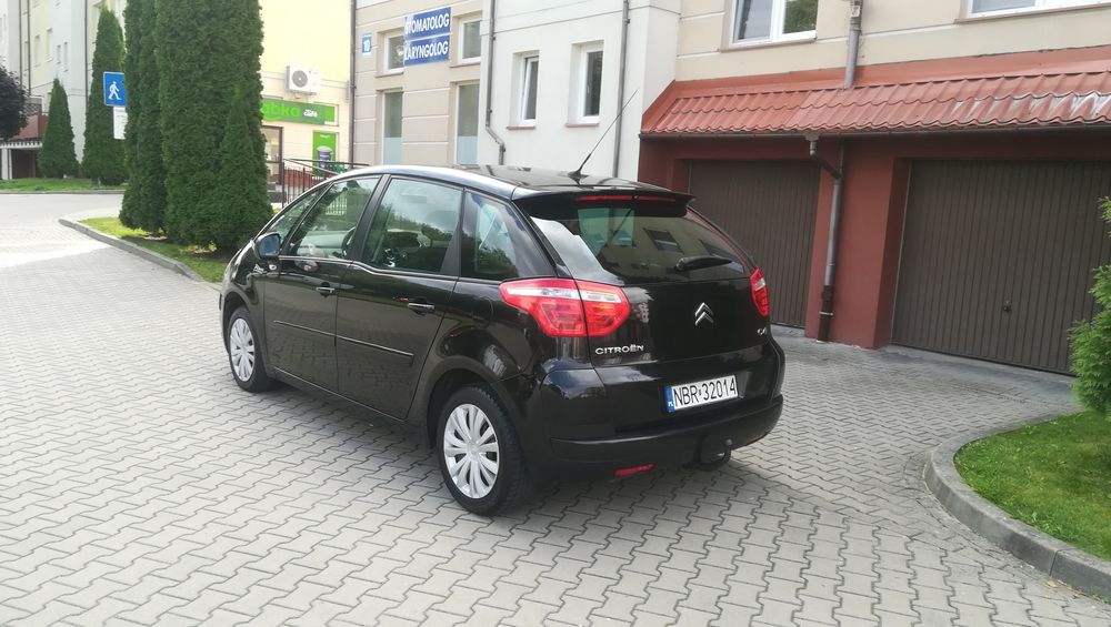 Sprzedam ładnego  C4 Picasso oszczędny diesel.Auto z hakiem