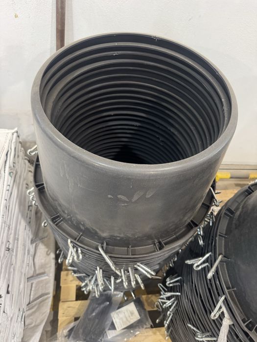 Mangas flexiveis e bocas de descarga de entulho