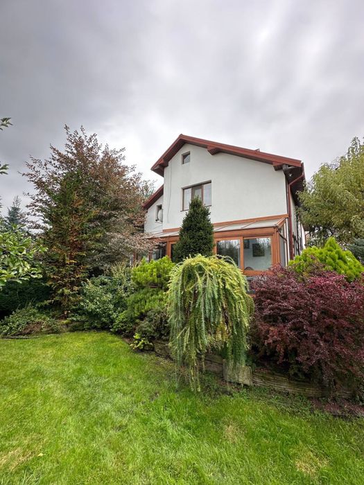 Елітний будинок з басейном , сауною , спортзалом біля Міського Озера