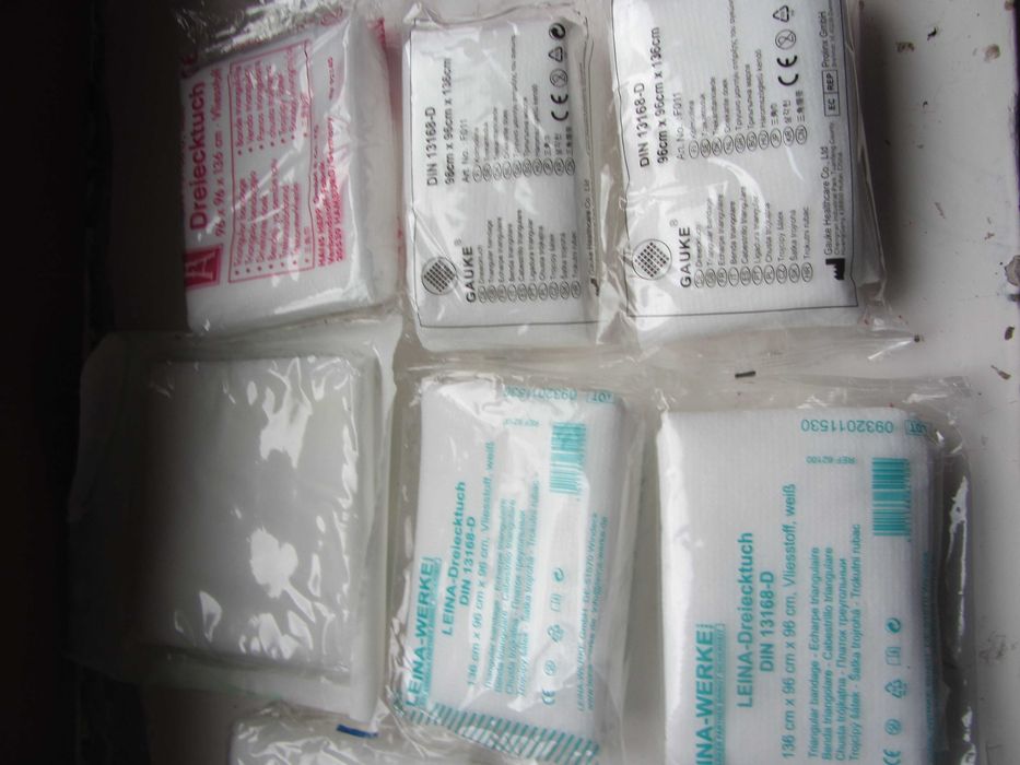 chusta trójkątna opatrunkowa  flizelinowa 96cmx96x136cm 10 sztuk