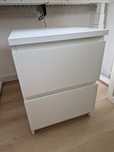 Mesa de cabeceira MALM