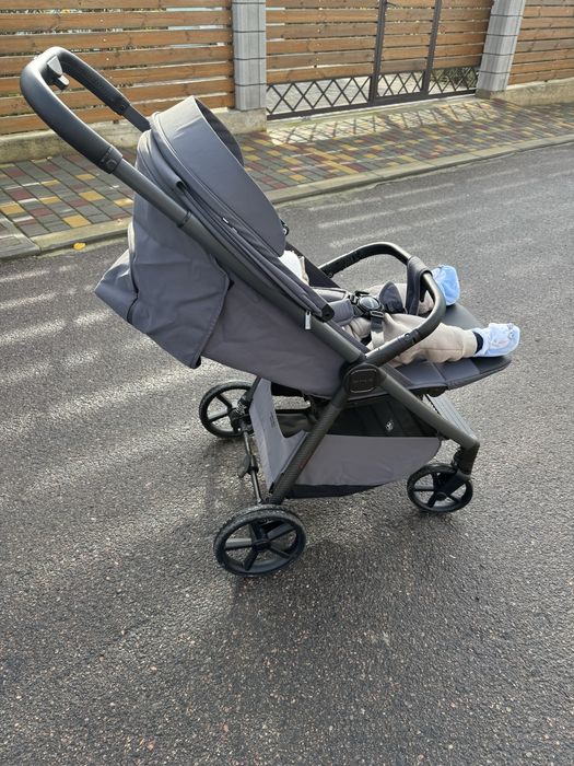 Продам прогулочную коляску Carrelo bravo carbon