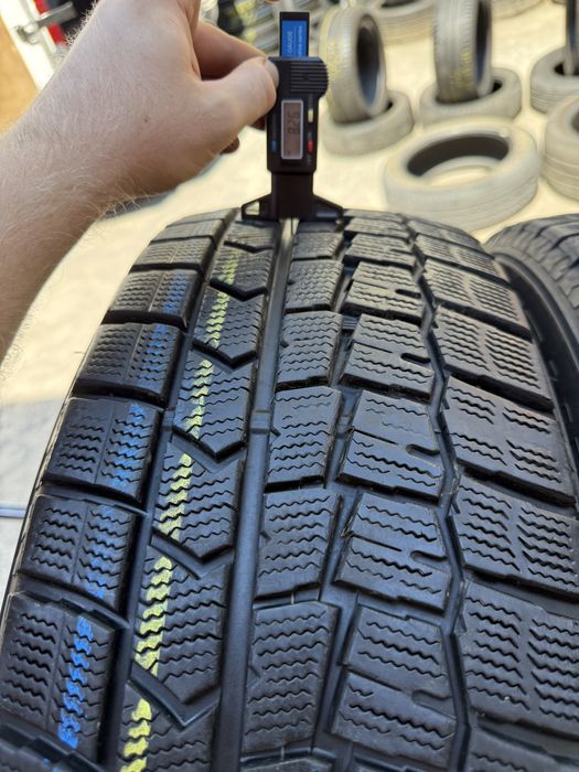 Шины БУ 235 60 R 18 Dunlop Wintermaxx wm02 резина зима япония
