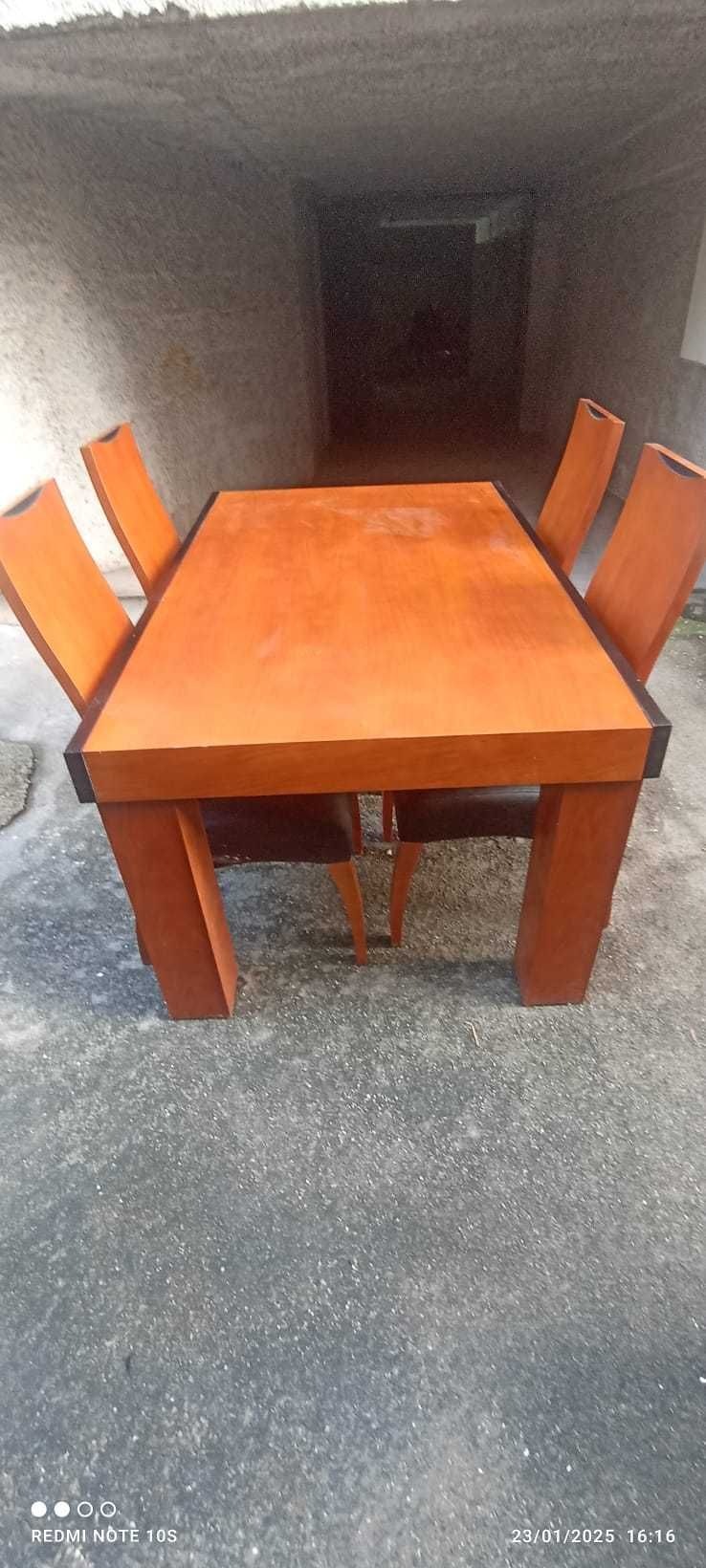 Vendo Mesas com 4 cadeiras