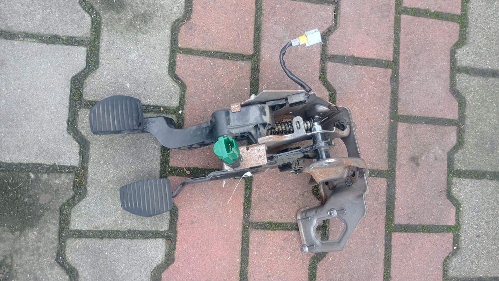 Pedał hamulca ,pedał sprzęgła Citroen C3 II 1.4 hdi