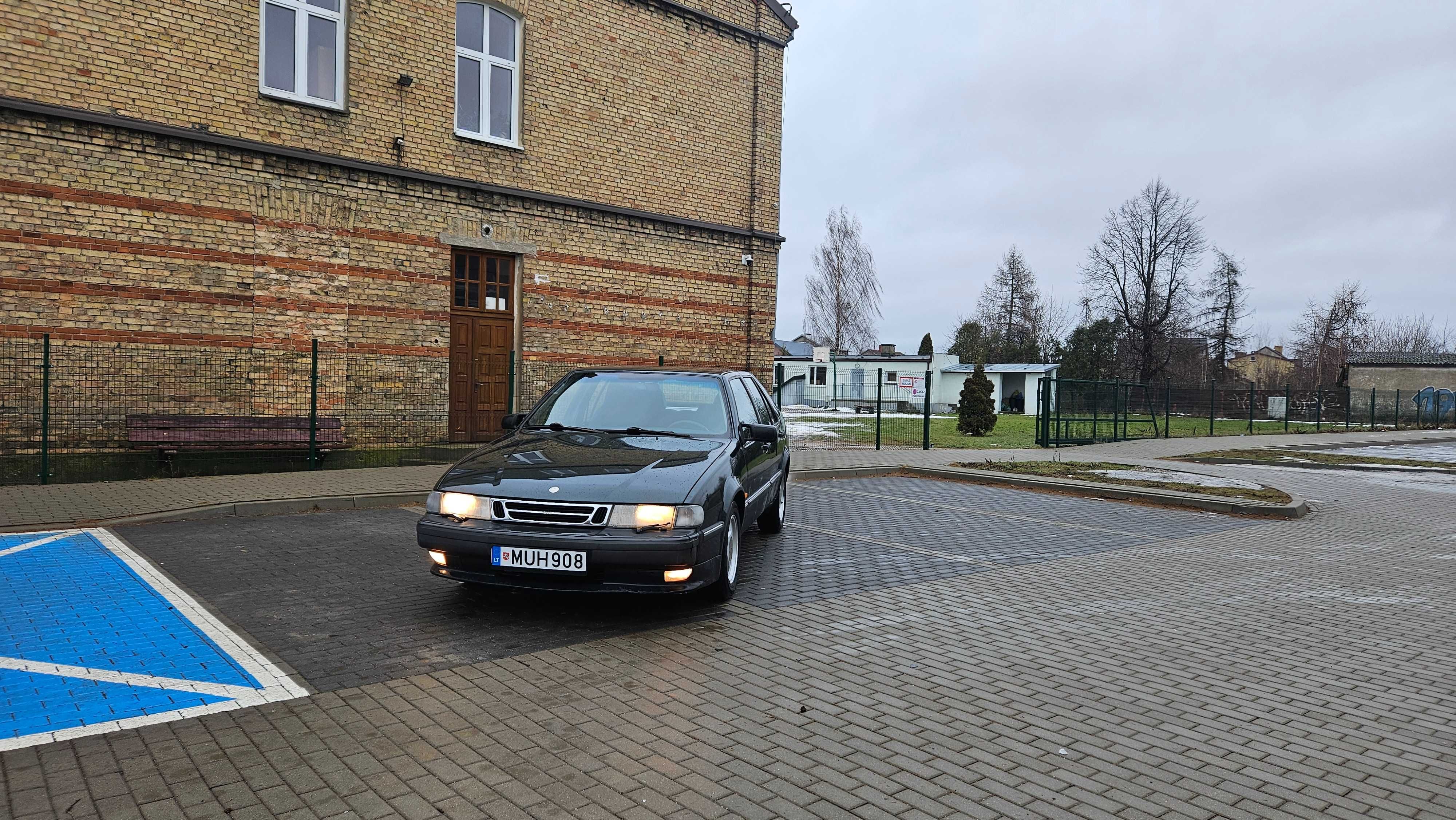 Saab 9000 z muzeum automat