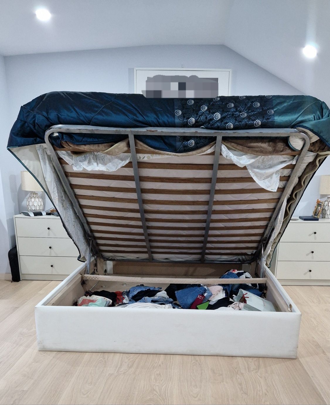 Cama de casal com 1,60cm