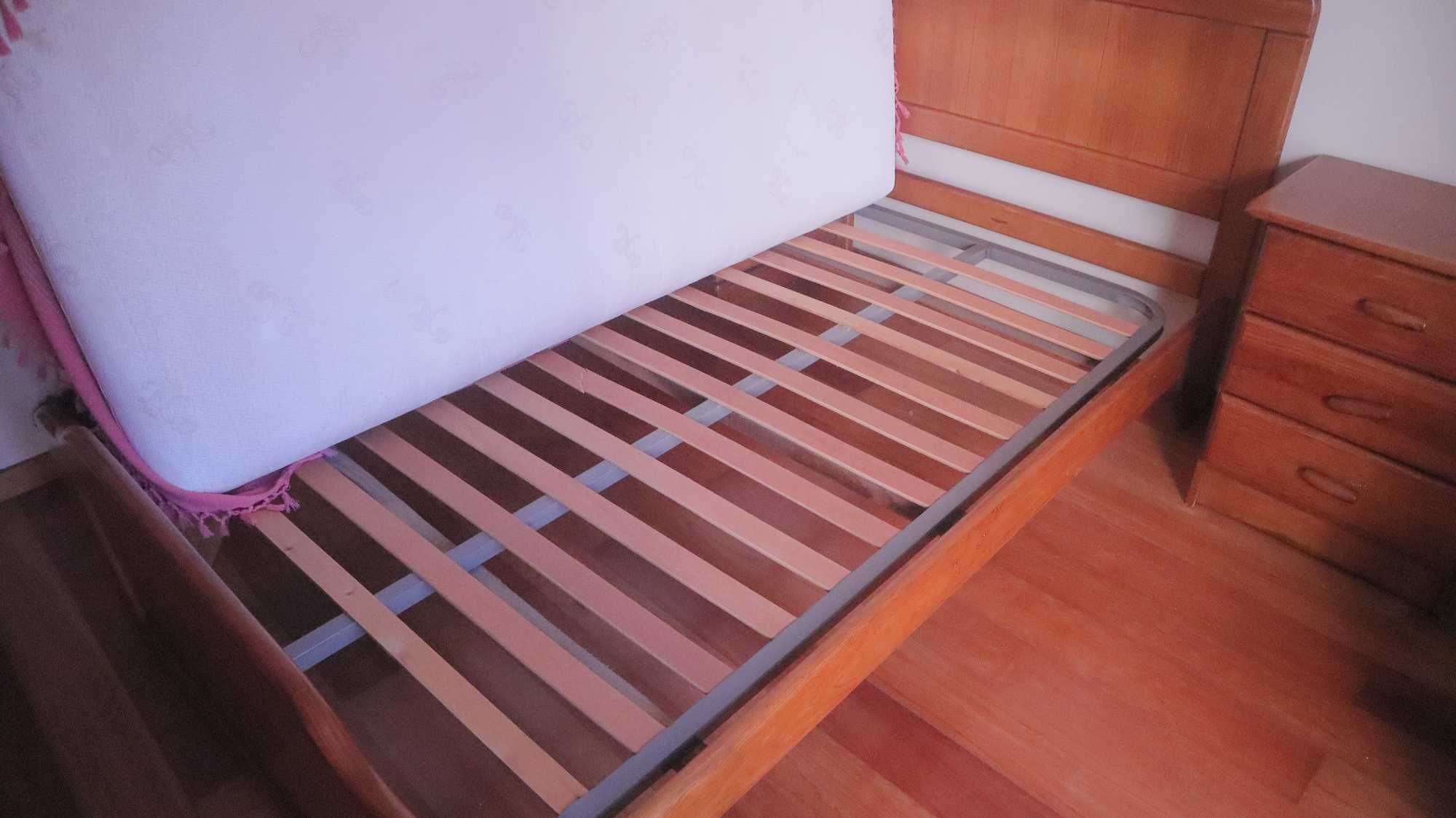 Estrado de Solteiro - Madeira com Ripas Flexíveis