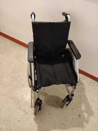 Składany wózek inwalidzki (ręczny) MEYRA typ 3.940