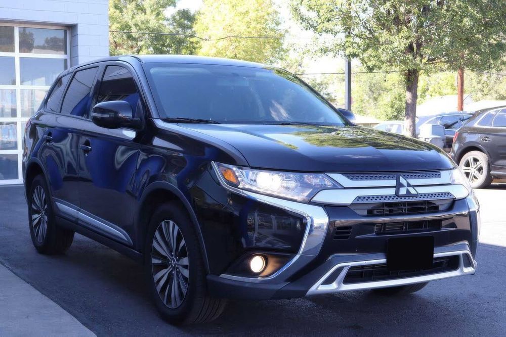 Mitsubishi Outlander SE S-AWC      2019