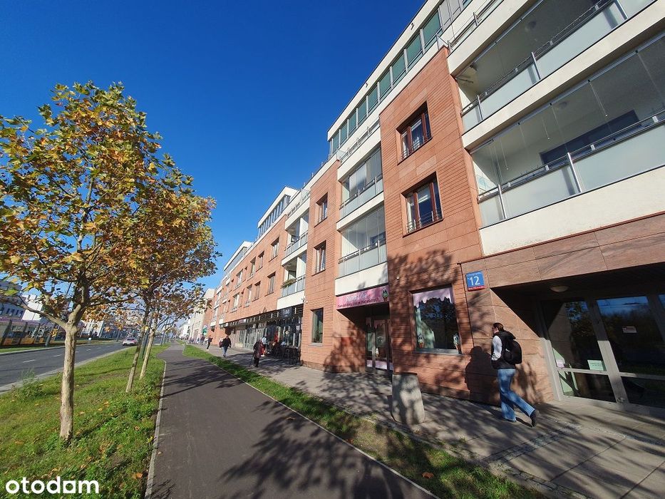 Lokal z witryną na AL. Rzeczypospolitej 45,2m2