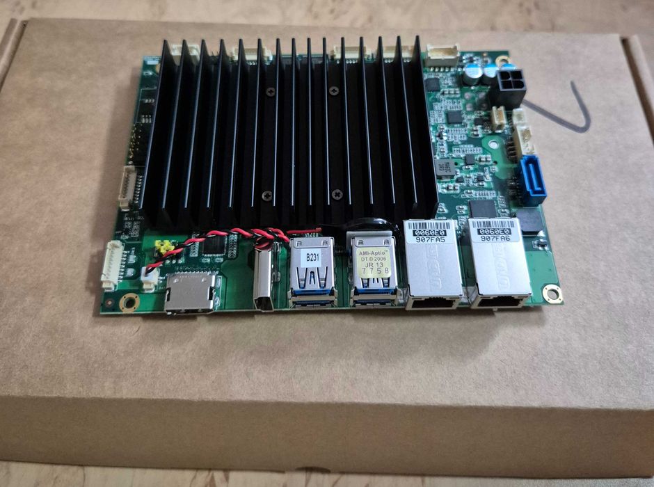 Промисловий комп'ютер Axiomtek CAPA315 (CAPA315HGGA-N3350)