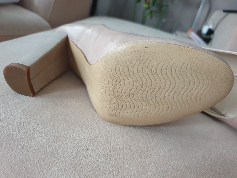 Skórzane buty damskie na obcasie, beżowe (taupe), r. 37