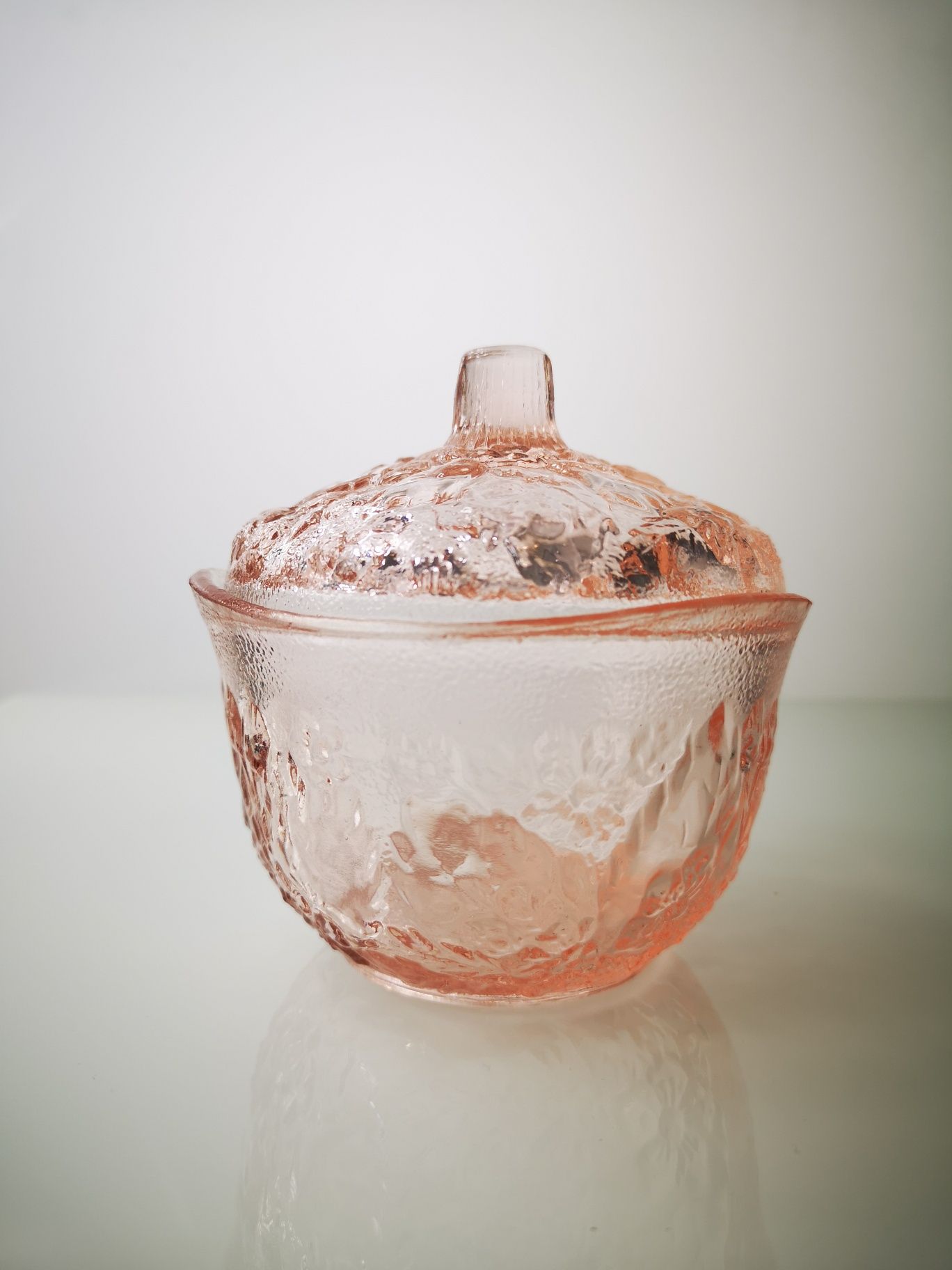Cukiernica bomboniera strawberry stare kolorowe szkło Ząbkowice PRL