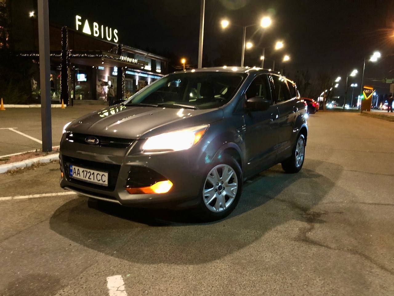 Продам Ford Escape S 2.5