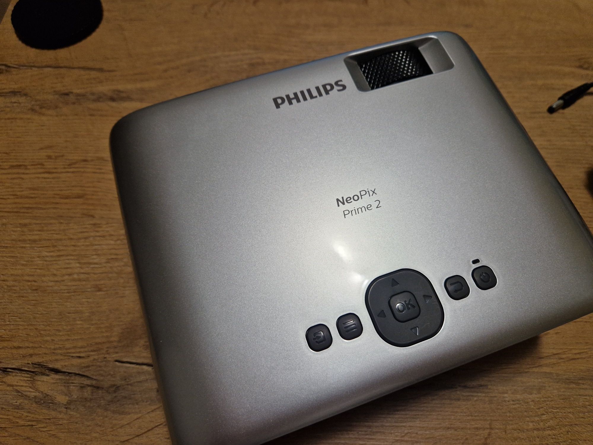 Projektor philips led. Wifi, android, bluetooth