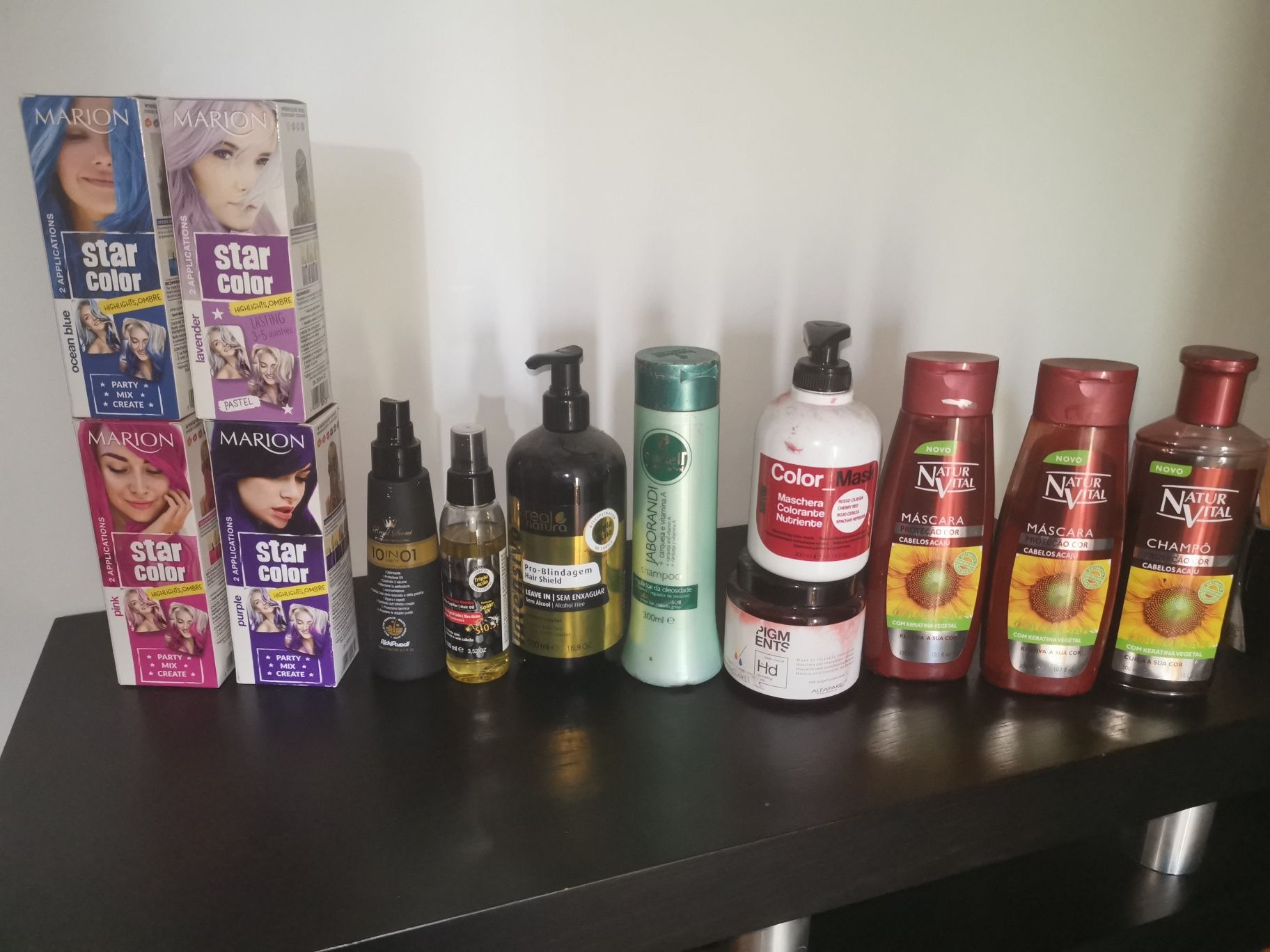 Vendo produtos de cabelo (champô, máscara, creme, tinta fantasia)