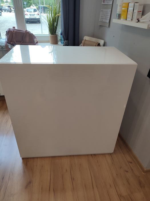 Recepcja  do salonu fryzjerskiego