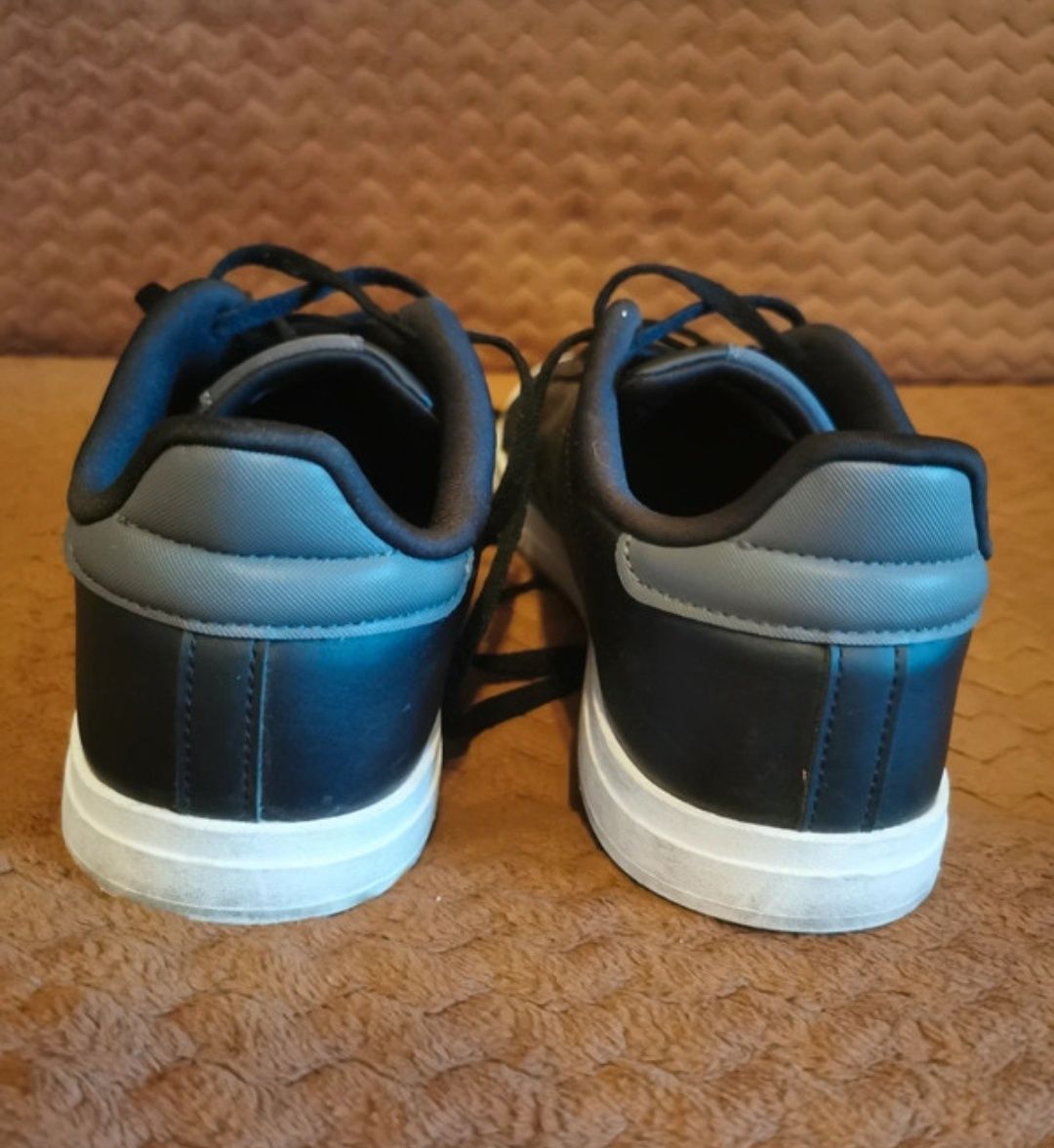 Sneakersy Adidas czarne, sznurowane Courtpoint Base FW7384