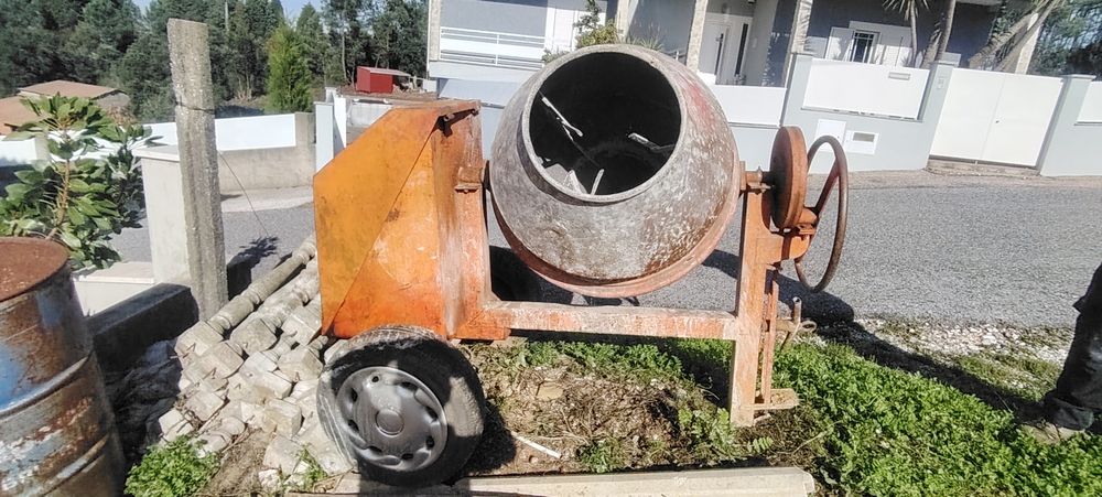 Betoneira com motor a gasóleo