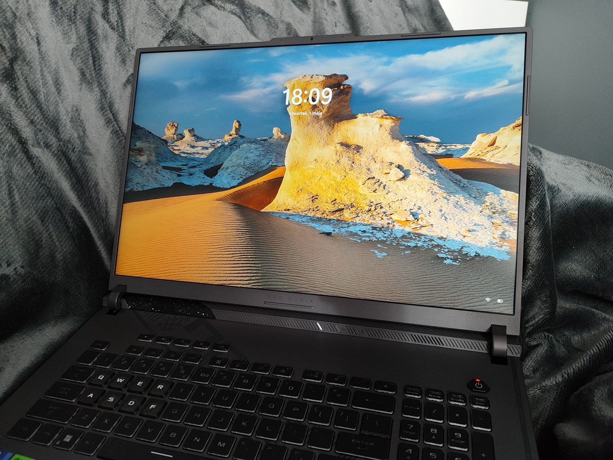 Laptop gamingowy ASUS ROG Strix G18 18"