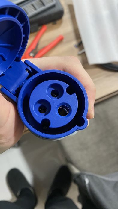 Adaptador ficha CEE 16amperes para schuco