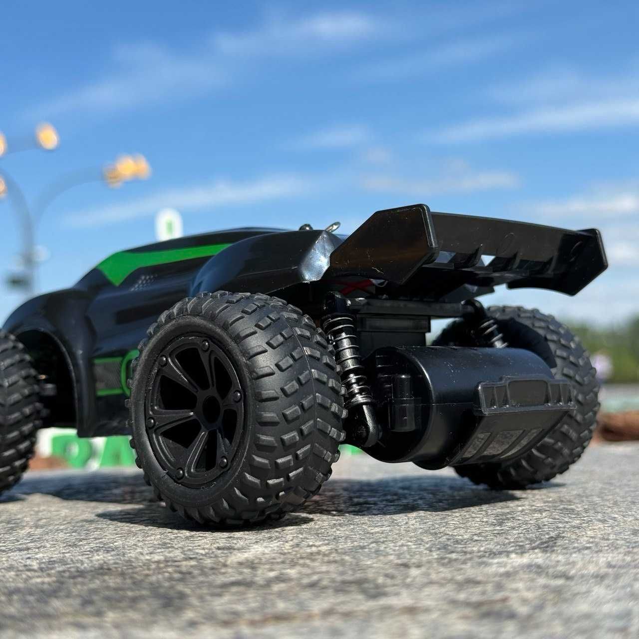 Джип на радіоуправлінні TITAN Зелений. Машинка на пульті управління
