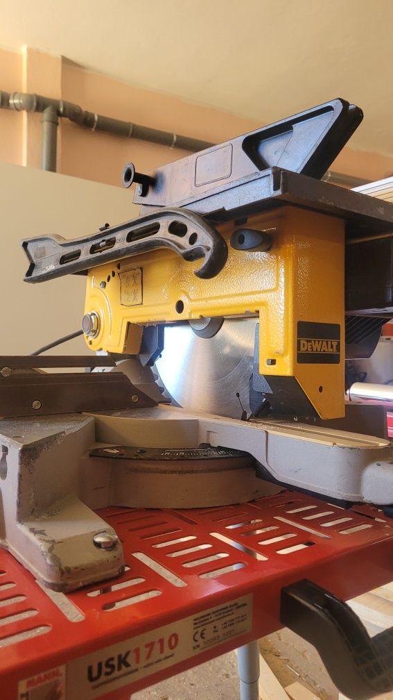 Serra DeWALT dw711