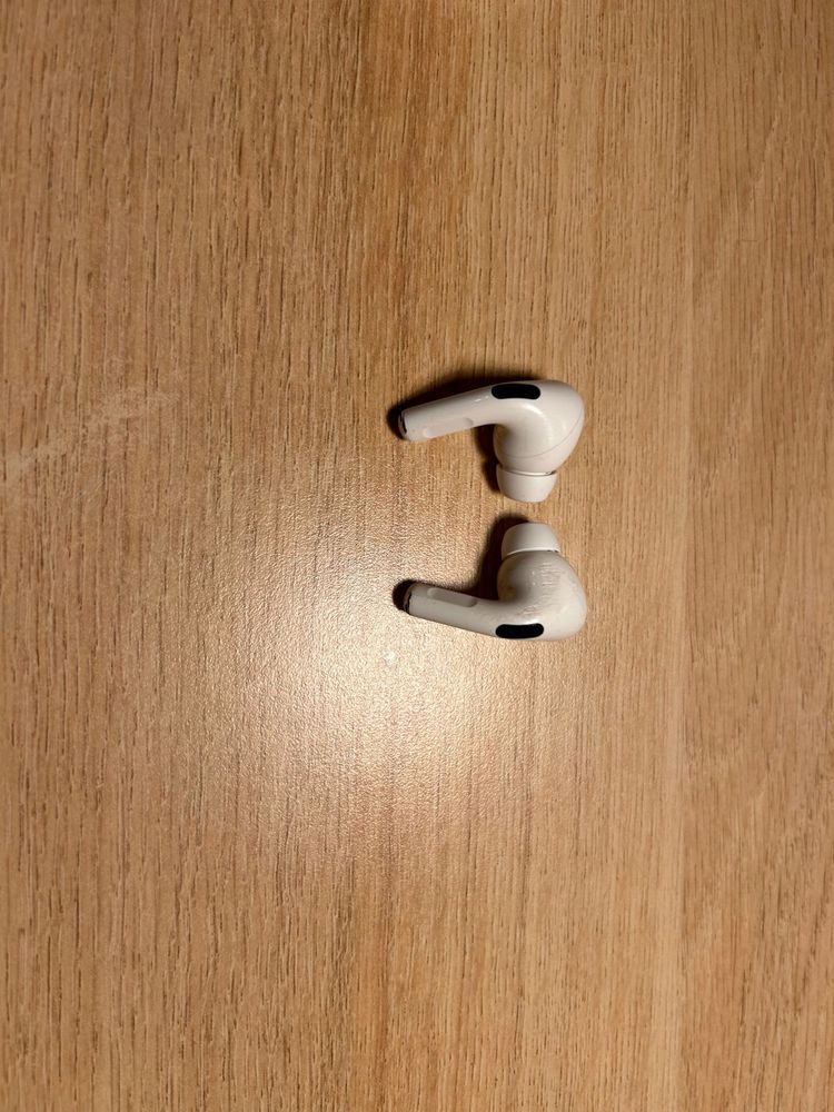 apple airpods pro generacji 1 biale