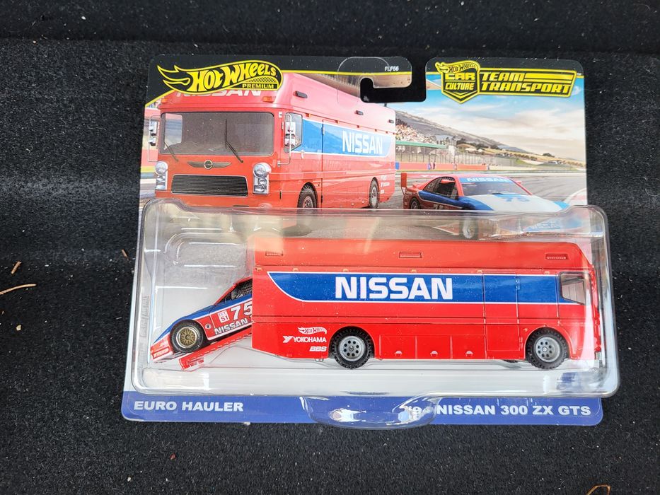 Hot wheels team transporter nissan