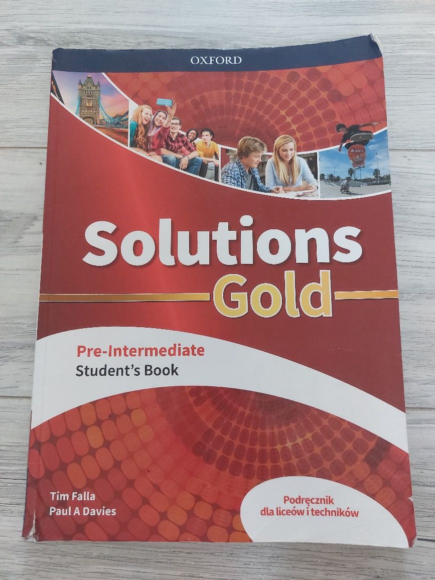 Solutions Gold pre-intermediate