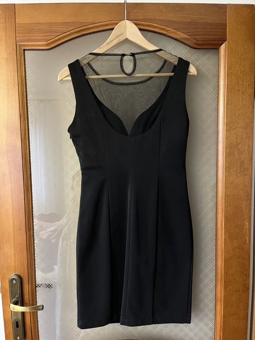 Śliczna mała czarna