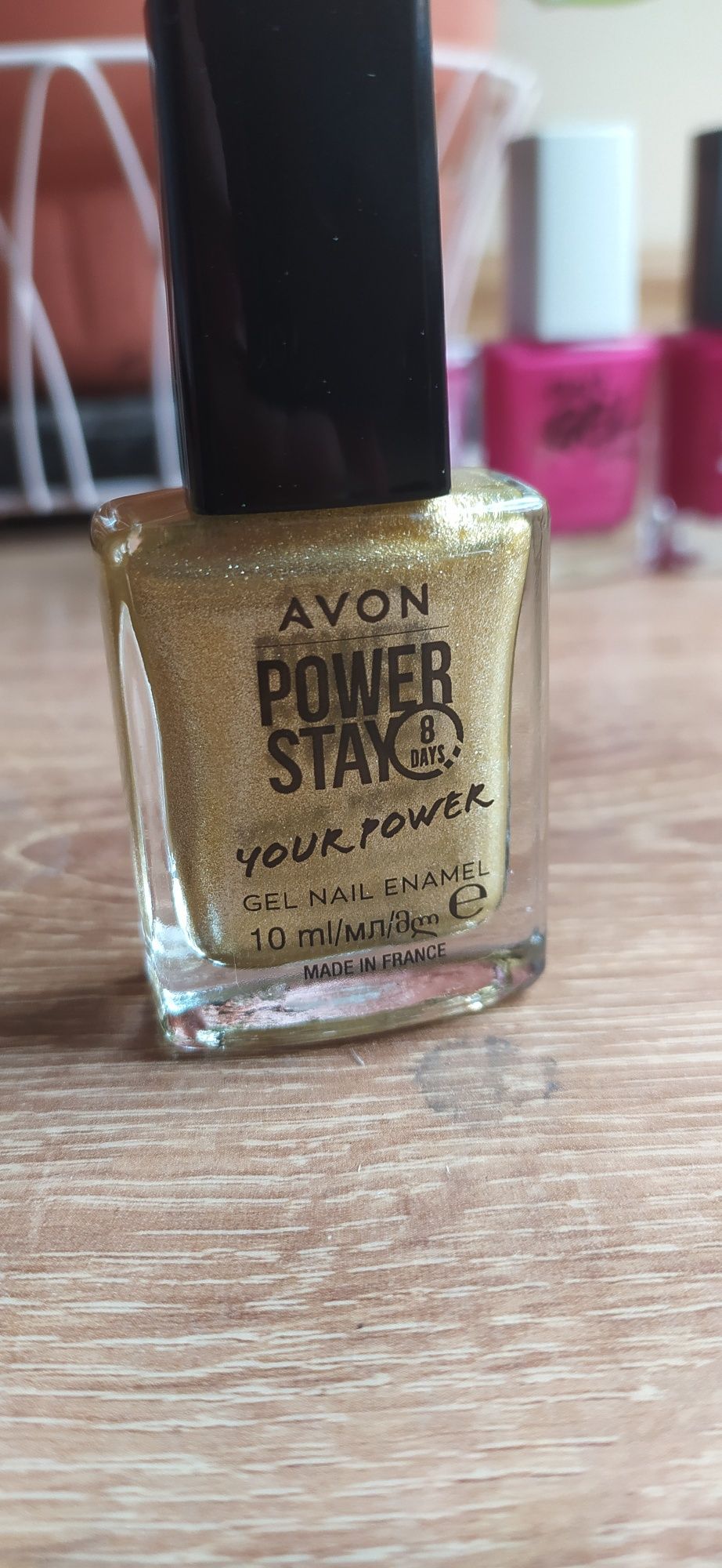 Avon power stay lakier do paznokci złoty eternal