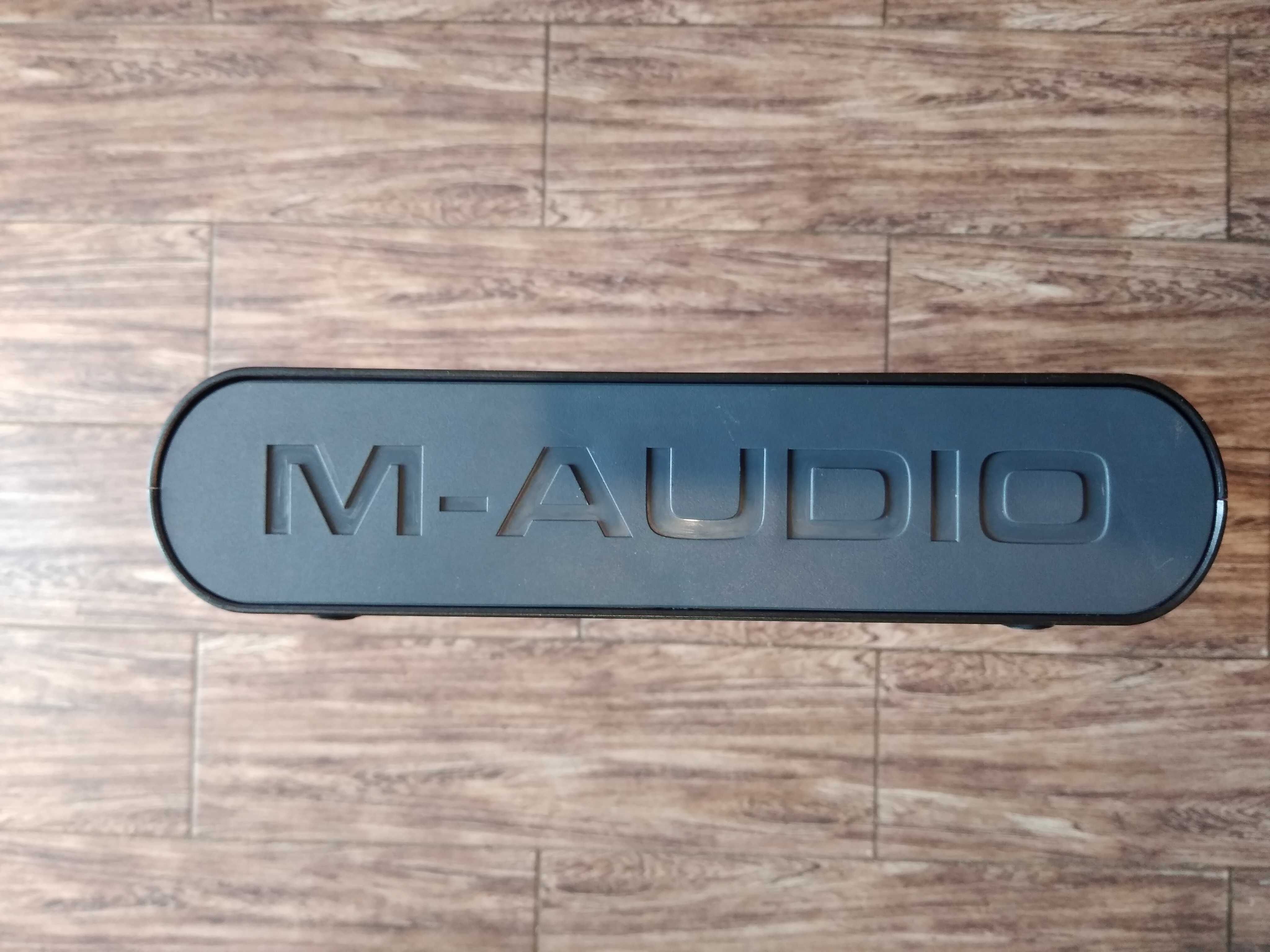 MIDI-клавиатура M-AUDIO Axiom 25 mk1